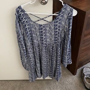 Blue/white pattern dress, slit sleeves, cross back